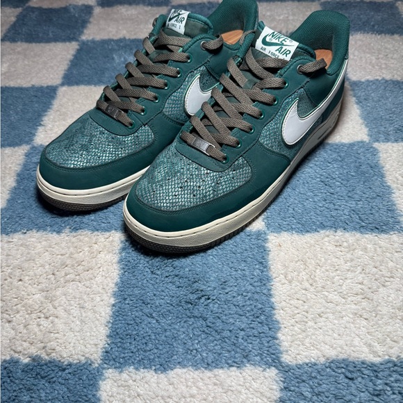 Nike Air Force 1 Dark Atomic Teal - Picture 1 of 6